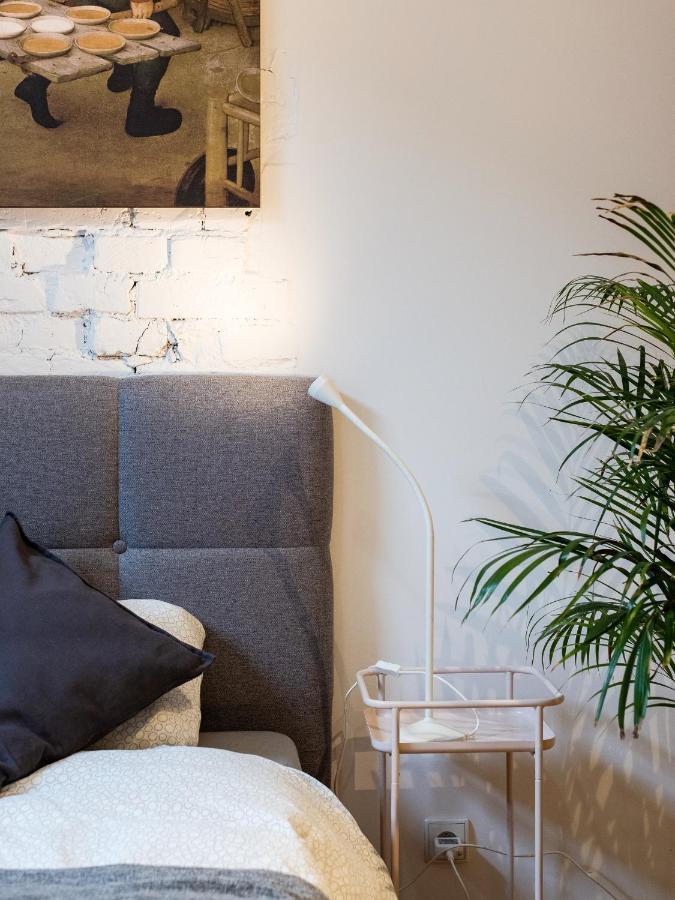 Apartament Sympatyczne Z Palmą Areka / A With Areka Palm Tree *